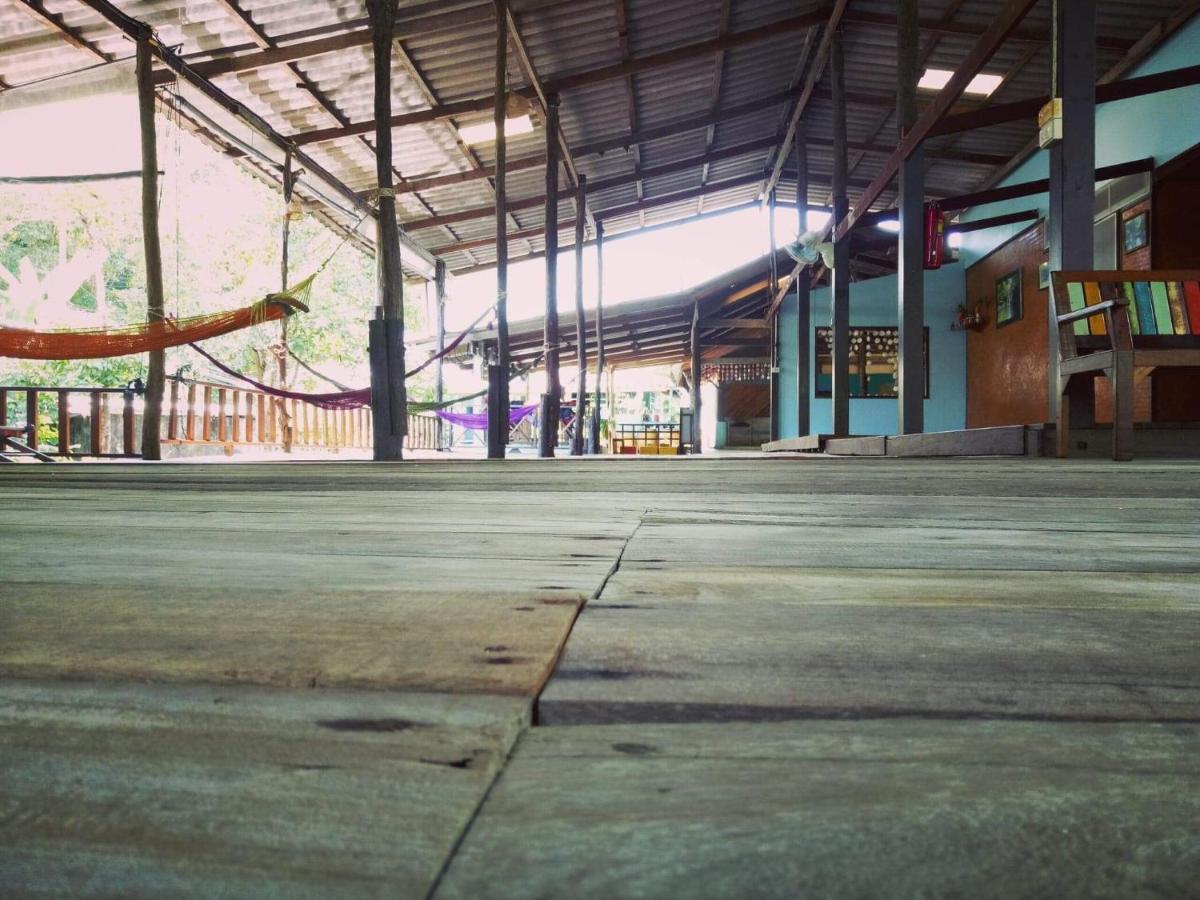 Ta Yai Homestay Ko Kut Екстер'єр фото