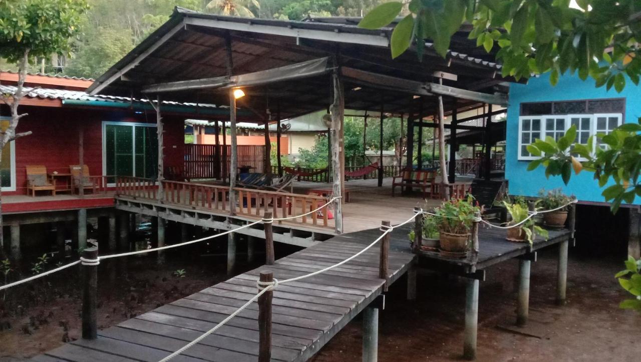 Ta Yai Homestay Ko Kut Екстер'єр фото